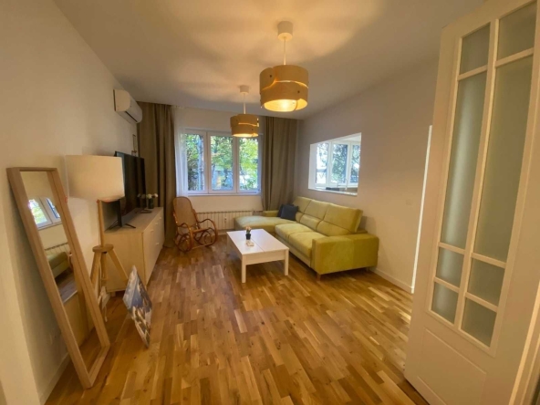 Дава се под наем Двустаен апартамент в София, Докторски паметник - 60 кв.м за 780 € - Снимка #1