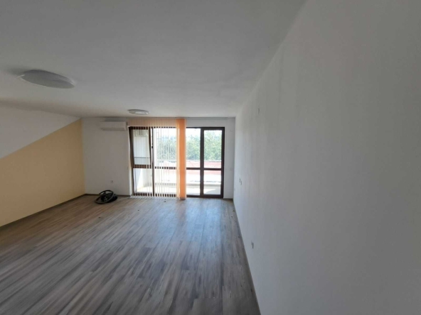 Тристаен апартамент в к.к. Св.Св. Константин и Елена - 100 кв.м за 2200 €/кв.м - Снимка #1