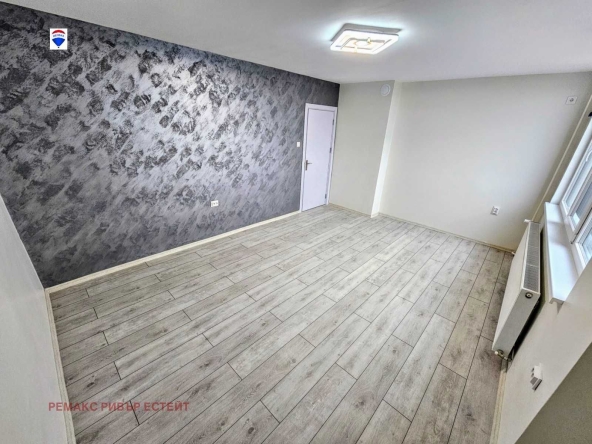 Двустаен апартамент в Русе, Здравец Изток - 68 кв.м за 1087 €/кв.м - Снимка #1