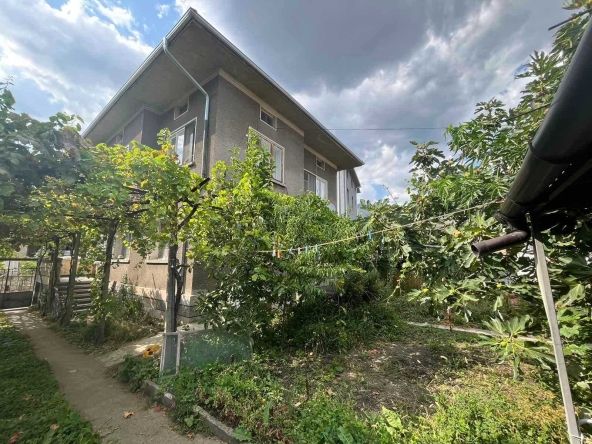 Етаж от къща в Карлово - 94 кв.м за 883 €/кв.м - Снимка #1