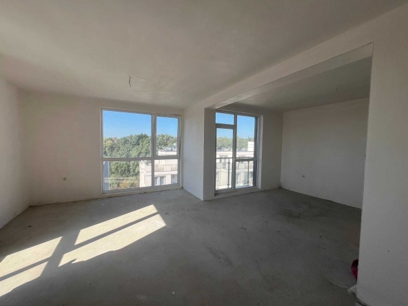 Двустаен апартамент в Карлово - 93 кв.м за 807 €/кв.м - Снимка #1