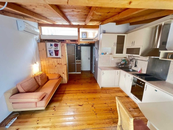 Едностаен апартамент в София, Център - 35 кв.м за 16 €/кв.м - Снимка #1