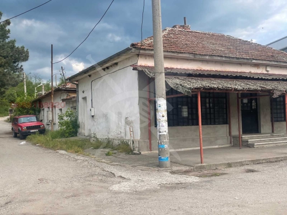 Магазин в с. Православен, Област Пловдив - 100 кв.м за 342 €/кв.м - Снимка #1