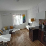 Дава се под наем Двустаен апартамент в Бургас, Център - 64 кв.м за 408 € - Снимка #1