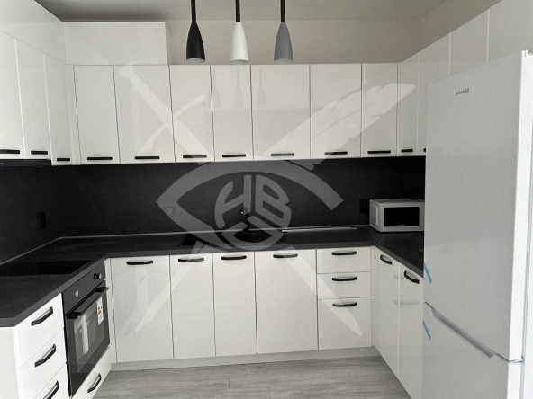 Дава се под наем Тристаен апартамент в Варна, Бриз - 135 кв.м за 1500 € - Снимка #1