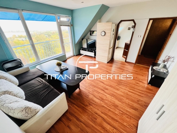 Дава се под наем Тристаен апартамент в Бургас, Лазур - 80 кв.м за 561 € - Снимка #1