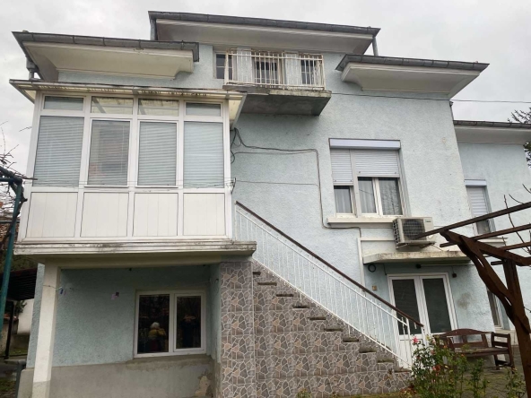 Къща в Карлово - 292 кв.м за 682 €/кв.м - Снимка #1