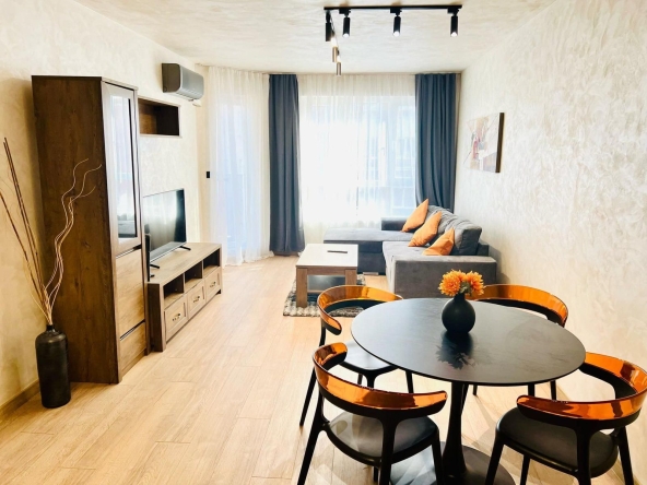 Дава се под наем Тристаен апартамент в Пловдив, Остромила - 72 кв.м за 612 € - Снимка #1