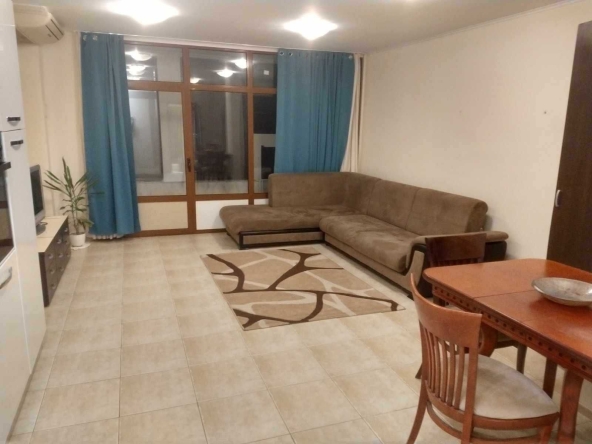 Дава се под наем Двустаен апартамент в Бургас, Център - 70 кв.м за 459 € - Снимка #1