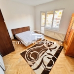 Дава се под наем Тристаен апартамент в Бургас, Център - 96 кв.м за 357 € - Снимка #1