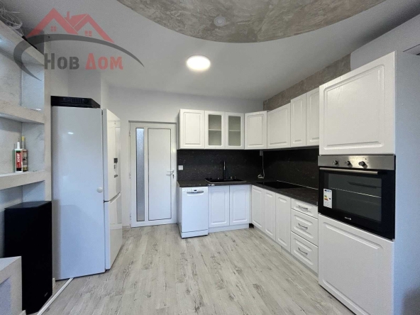 Тристаен апартамент в Велико Търново, Чолаковци - 72 кв.м за 1385 €/кв.м - Снимка #1