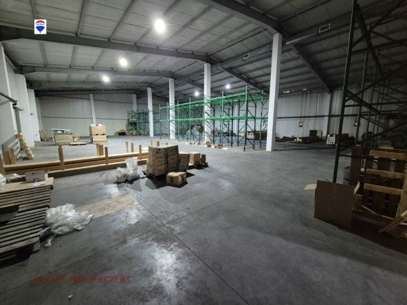 Дава се под наем Склад в Русе, Промишлена зона - Изток - 2406 кв.м за 5900 € - Снимка #1