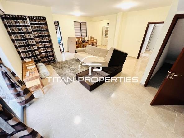 Дава се под наем Къща в Бургас, Сарафово - 200 кв.м за 1020 € - Снимка #1