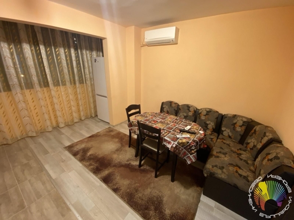 Дава се под наем Тристаен апартамент в Бургас, Център - 75 кв.м за 408 € - Снимка #1