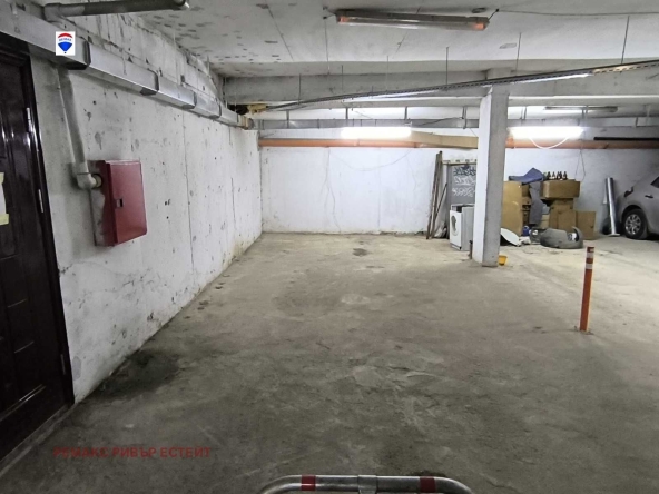 Дава се под наем Гараж / Паркомясто в Русе, Хъшове - 19 кв.м за 51 € - Снимка #1