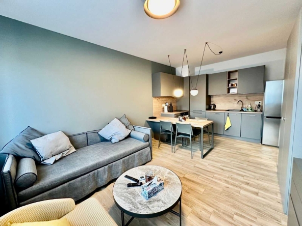 Дава се под наем Двустаен апартамент в София, Витоша - 70 кв.м за 720 € - Снимка #1