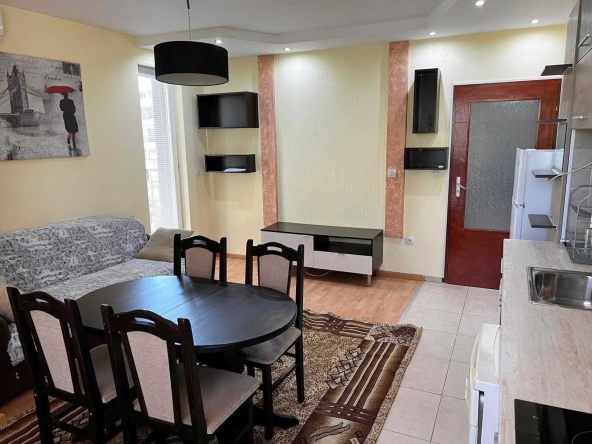 Дава се под наем Тристаен апартамент в София, Бъкстон - 80 кв.м за 700 € - Снимка #1