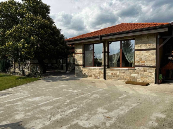 Къща в Карлово - 270 кв.м за 2000 €/кв.м - Снимка #1