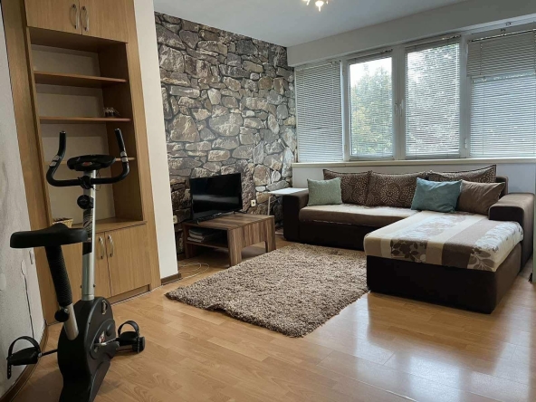 Дава се под наем Тристаен апартамент в Пловдив, Кючук Париж - 90 кв.м за 400 € - Снимка #1