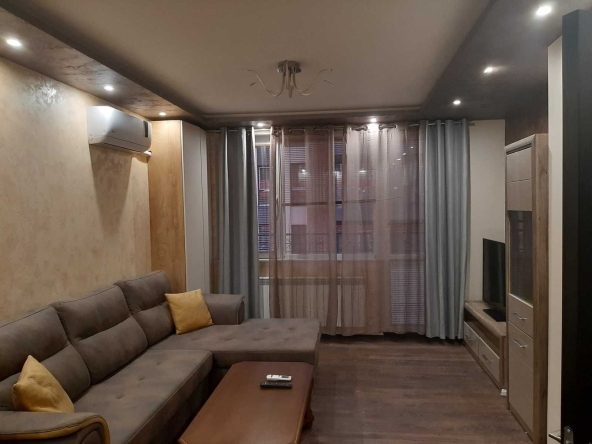 Дава се под наем Двустаен апартамент в София, Витоша - 65 кв.м за 1050 € - Снимка #1