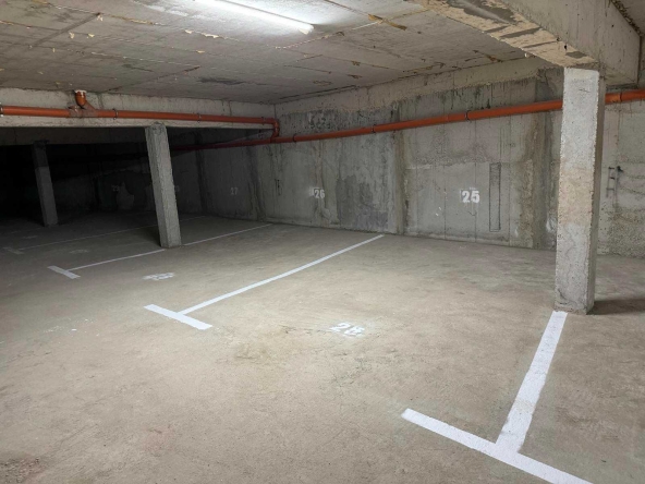 Гараж / Паркомясто в Пловдив, Южен - 1900 кв.м за 152 €/кв.м - Снимка #1