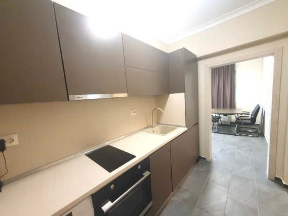 Дава се под наем Двустаен апартамент в Бургас, Център - 55 кв.м за 600 € - Снимка #1