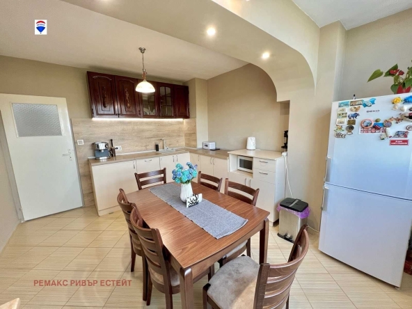 Тристаен апартамент в Русе, Дружба 3 - 82 кв.м за 1214 €/кв.м - Снимка #1