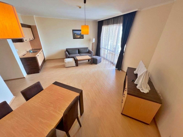 Двустаен апартамент в к.к. Слънчев бряг - 82 кв.м за 1025 €/кв.м - Снимка #1