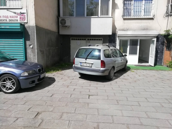 Дава се под наем Магазин в Пловдив, Кършияка - 24 кв.м за 127.5 € - Снимка #1