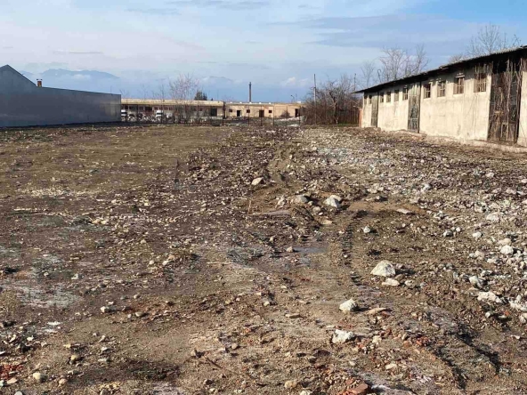 Парцел в Карлово - 3300 кв.м за 56 €/кв.м - Снимка #1