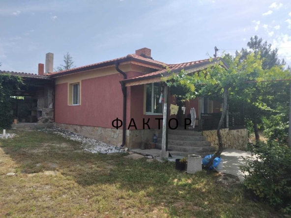 Къща в с. Верен, Област Стара Загора - 120 кв.м за 625 €/кв.м - Снимка #1