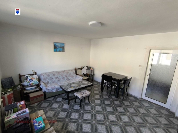 Тристаен апартамент в Русе, Ялта - 99 кв.м за 1353 €/кв.м - Снимка #1