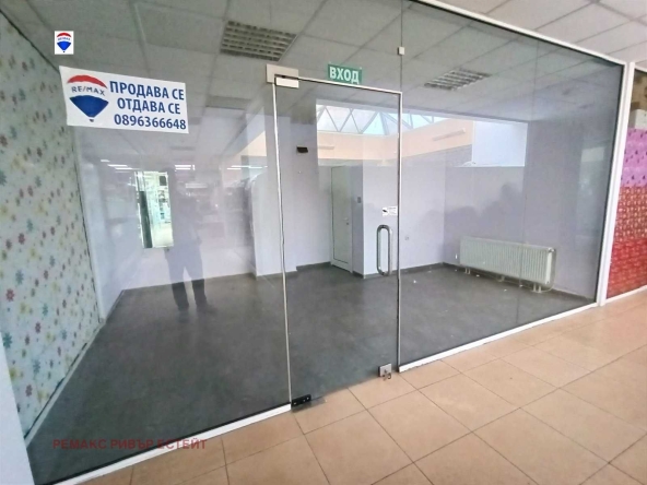 Магазин в Русе, Възраждане - 23 кв.м за 1348 €/кв.м - Снимка #1