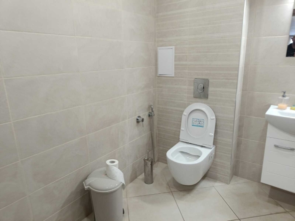 Тристаен апартамент в Казанлък - 100 кв.м за 1173 €/кв.м - Снимка #1