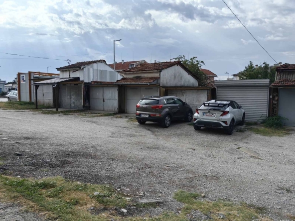 Дава се под наем Гараж / Паркомясто в Велико Търново, Колю Фичето - 18 кв.м за 76.5 € - Снимка #1