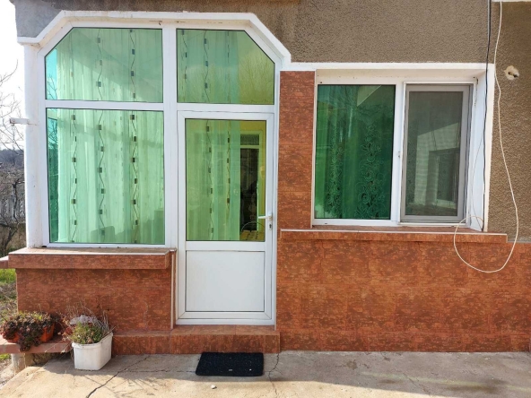 Къща в Гълъбово - 100 кв.м за 220 €/кв.м - Снимка #1