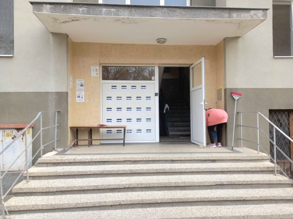 Четиристаен апартамент в Пазарджик, Център - 98 кв.м за 1026 €/кв.м - Снимка #1