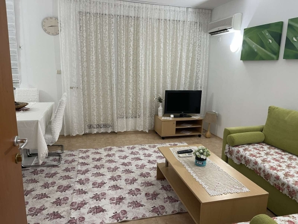 Дава се под наем Двустаен апартамент в к.к. Слънчев бряг - 70 кв.м за 408 € - Снимка #1