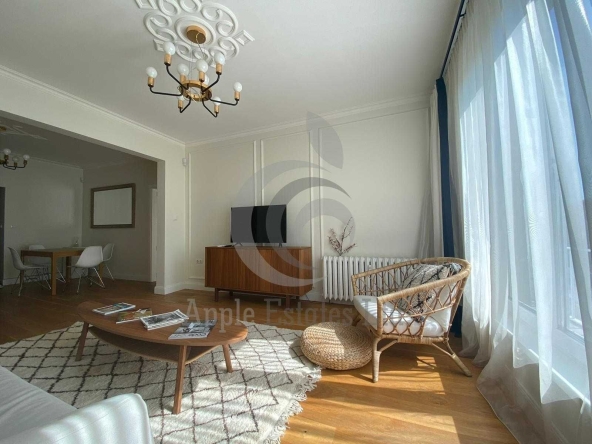 Дава се под наем Тристаен апартамент в София, Център - 110 кв.м за 1100 € - Снимка #1