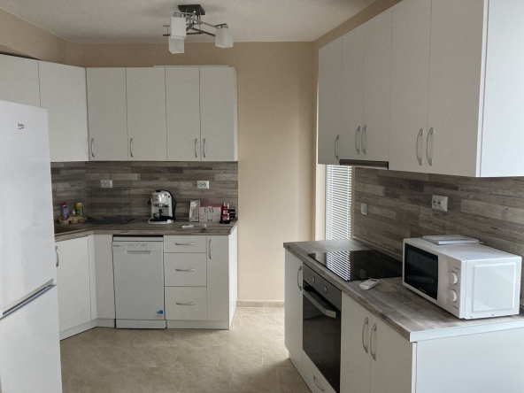 Дава се под наем Тристаен апартамент в Свиленград - 80 кв.м за 382.5 € - Снимка #1