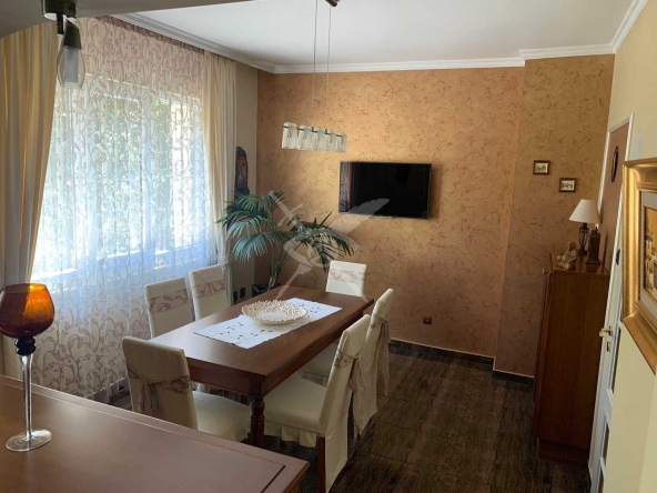 Многостаен апартамент в Бургас, Център - 183 кв.м за 1749 €/кв.м - Снимка #1