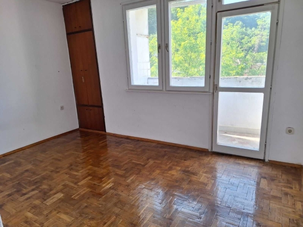 Тристаен апартамент в Габрово, Център - 70 кв.м за 605 €/кв.м - Снимка #1