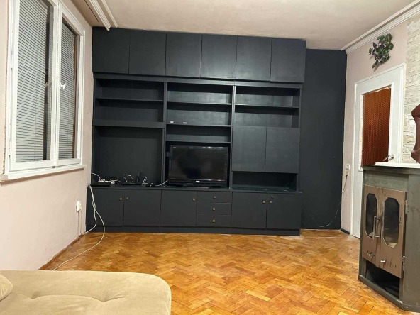 Дава се под наем Тристаен апартамент в Пловдив, Център - 100 кв.м за 510 € - Снимка #1