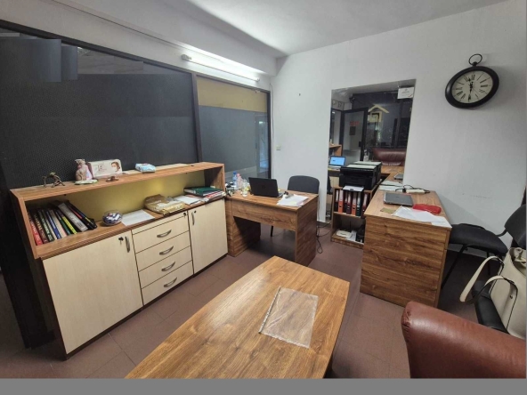 Дава се под наем Офис в Варна, Център - 14 кв.м за 127.5 € - Снимка #1