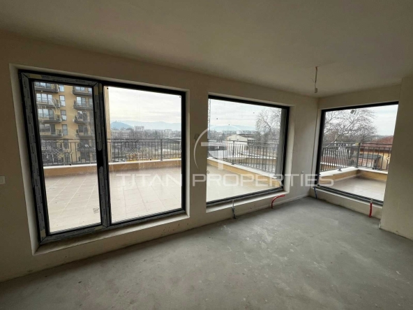 Двустаен апартамент в Пловдив, Кършияка - 108 кв.м за 1528 €/кв.м - Снимка #1