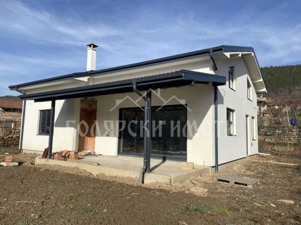 Къща в с. Присово, Област Велико Търново - 217 кв.м за 1060 €/кв.м - Снимка #1