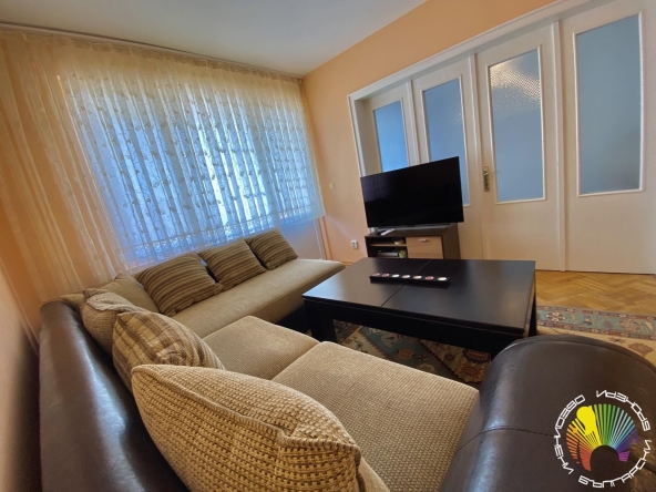 Тристаен апартамент в Бургас, Център - 78 кв.м за 2436 €/кв.м - Снимка #1