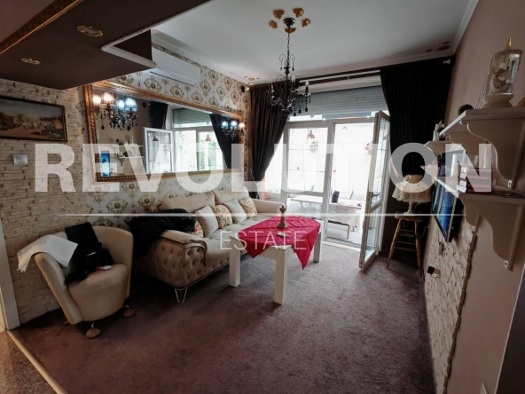 Дава се под наем Етаж от къща в Пловдив, Център - 140 кв.м за 900 € - Снимка #1