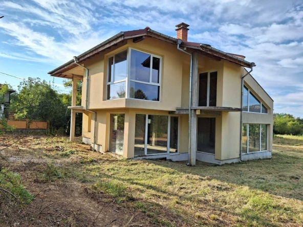 Къща в с. Драгиевци, Област Габрово - 260 кв.м за 731 €/кв.м - Снимка #1