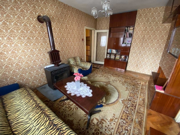 Тристаен апартамент в Габрово, Център - 87 кв.м за 586 €/кв.м - Снимка #1